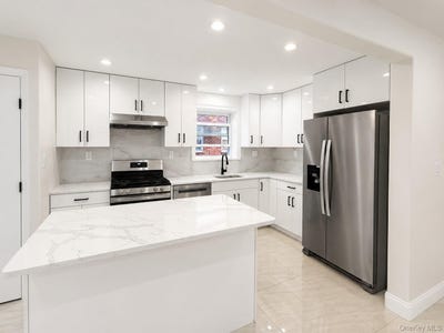 /international/us/16515-65th-avenue-fresh-meadows-ny-110108491240/
