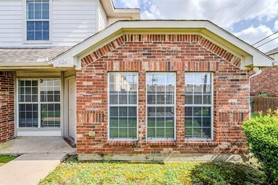 /international/us/611-oriole-boulevard-duncanville-tx-110097063074/
