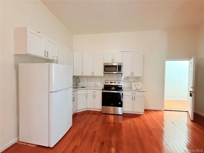 /international/us/28-north-street-middletown-ny-110107754386/