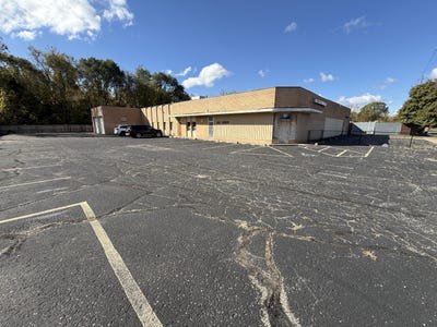 /international/us/103-grove-street-battle-creek-mi-110108854825/
