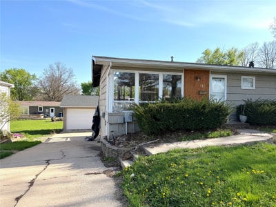 /international/us/111-union-street-pella-ia-110107482280/