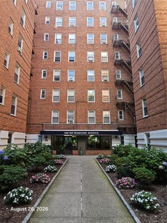 /international/us/247-parkview-avenue-bronxville-ny-110109944758/