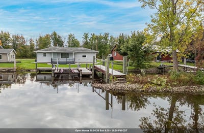 /international/us/653-krenz-road-omro-wi-110120021155/