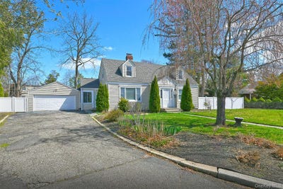 /international/us/86-horton-place-syosset-ny-110107060134/