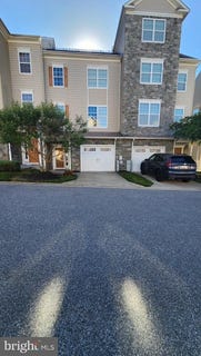/international/us/3610-glouster-drive-north-beach-md-110108681282/