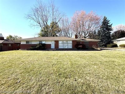 /international/us/28231-farmington-road-farmington-hills-mi-110103317520/