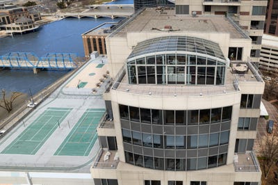 /international/us/112-campau-circle-nw-grand-rapids-mi-110106931810/