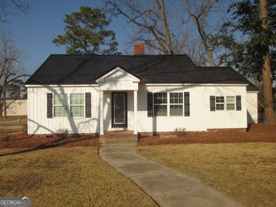 /international/us/390-bay-street-baxley-ga-110105735165/