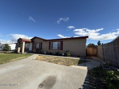 /international/us/6104-crestfields-rd-yakima-wa-110106491432/