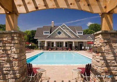 /international/us/8-tucker-street-danbury-ct-110107337131/