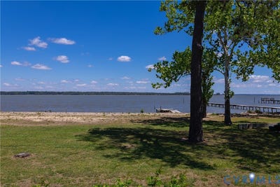 /international/us/933-pleasant-point-road-surry-va-110107932134/