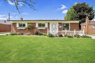 /international/us/35046-nancy-street-westland-mi-110108409643/