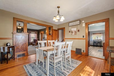 /international/us/116-w-e-street-elmwood-ne-110108744515/