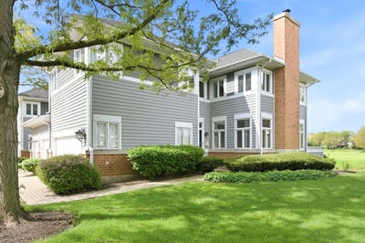 /international/us/9-brassie-court-woodridge-il-110107796122/