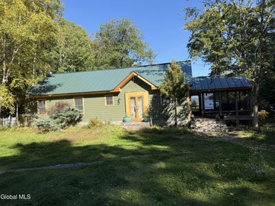 /international/us/61-mullen-bay-lane-westport-ny-110120015951/
