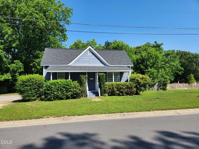 /international/us/306-s-moore-street-clayton-nc-110103522436/