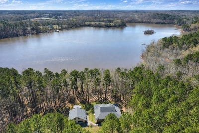/international/us/615-sandie-point-dr-clarksville-va-110106603629/