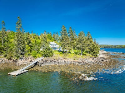 /international/us/250-davis-point-road-cushing-me-110100148472/