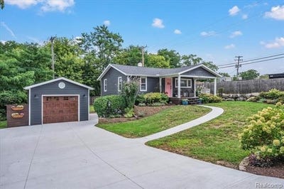 /international/us/2131-beechmont-street-keego-harbor-mi-110110103520/