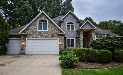 /international/us/5033-deerwood-trail-stevensville-mi-110110212639/