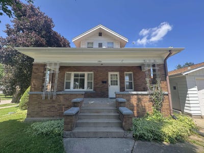 /international/us/2203-15th-street-monroe-wi-110100926437/