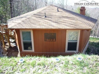 /international/us/109-cricket-way-beech-mountain-nc-110098666524/