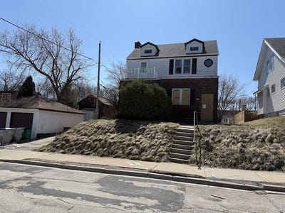 /international/us/2351-e-euclid-ave-milwaukee-wi-110107308999/