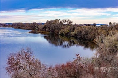 /international/us/1212-river-rd-homedale-id-110108843887/
