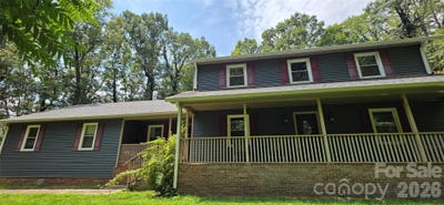 /international/us/8979-twin-lake-drive-kernersville-nc-110119662497/