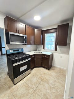 /international/us/203-cooke-street-waterbury-ct-110107504332/