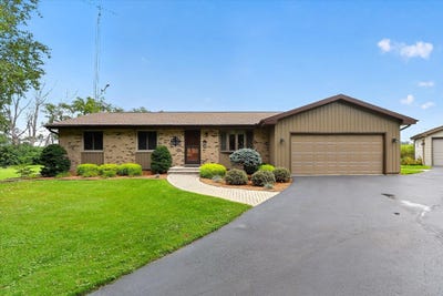 /international/us/2140-n-polzin-road-janesville-wi-110119780293/