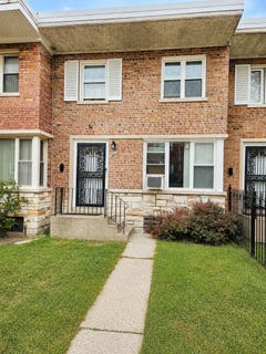 /international/us/8352-s-ingleside-avenue-chicago-il-110107960261/