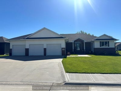 /international/us/621-redwood-rd-grand-island-ne-110108741283/