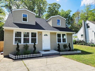 /international/us/181-vernon-valley-road-east-northport-ny-110098224263/?lang=en