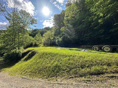 /international/us/2539-wolfpen-creek-rd-redfox-ky-110101177411/
