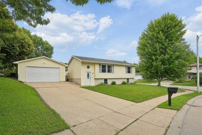 /international/us/5703-n-linwood-ave-davenport-ia-110109040429/