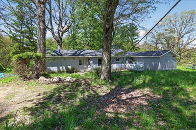 /international/us/56447-twin-lakes-road-cassopolis-mi-110107898189/