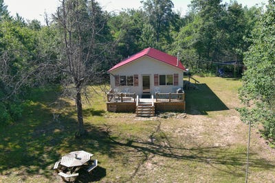 /international/us/15425-harwood-road-atlanta-mi-110100995418/