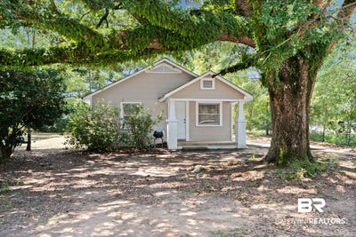 /international/us/407-collier-avenue-bay-minette-al-110119944474/