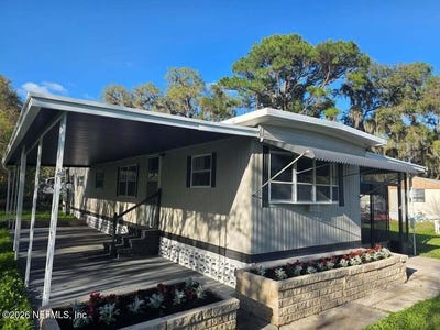 /international/us/200-e-char-lane-crescent-city-fl-110107634592/