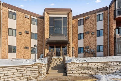 /international/us/2700-oxford-street-n-roseville-mn-110107551977/