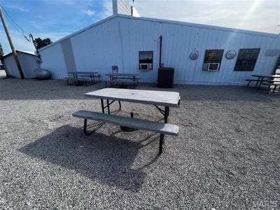 /international/us/1324-w-saint-joseph-street-perryville-mo-110087966869/