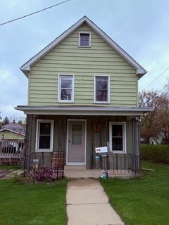 /international/us/421-kekoskee-street-mayville-wi-110107628565/