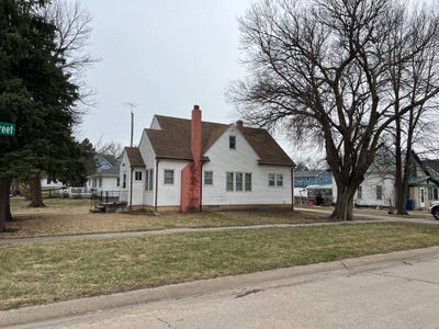 /international/us/902-redick-ave-creighton-ne-110108426773/