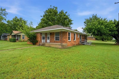 /international/us/1701-w-elm-street-denison-tx-110108498144/