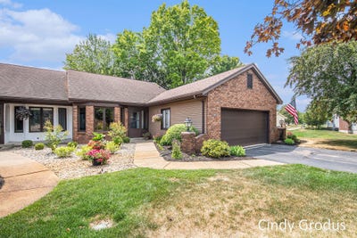 /international/us/3292-johnson-court-sw-grandville-mi-110100768889/