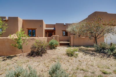 /international/us/135-los-rios-road-arroyo-hondo-nm-110100133362/