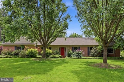 /international/us/2045-waller-drive-huntingdon-valley-pa-110108582551/