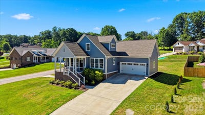 /international/us/135-maplewood-court-hudson-nc-110108882059/