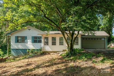 /international/us/18-peaceful-valley-lane-flat-rock-nc-110100723687/